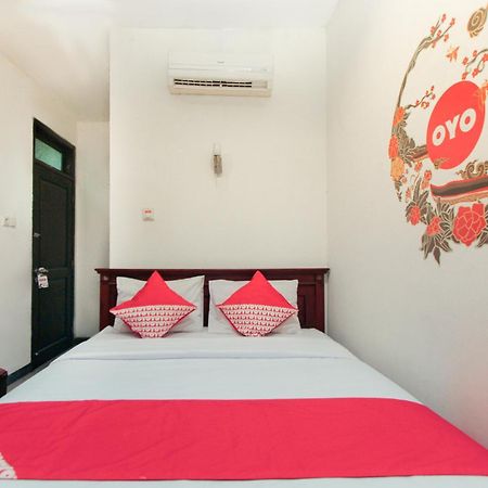 Hotel O Genteng Near Genteng Market Formerly Uno Hotel سورابايا المظهر الخارجي الصورة