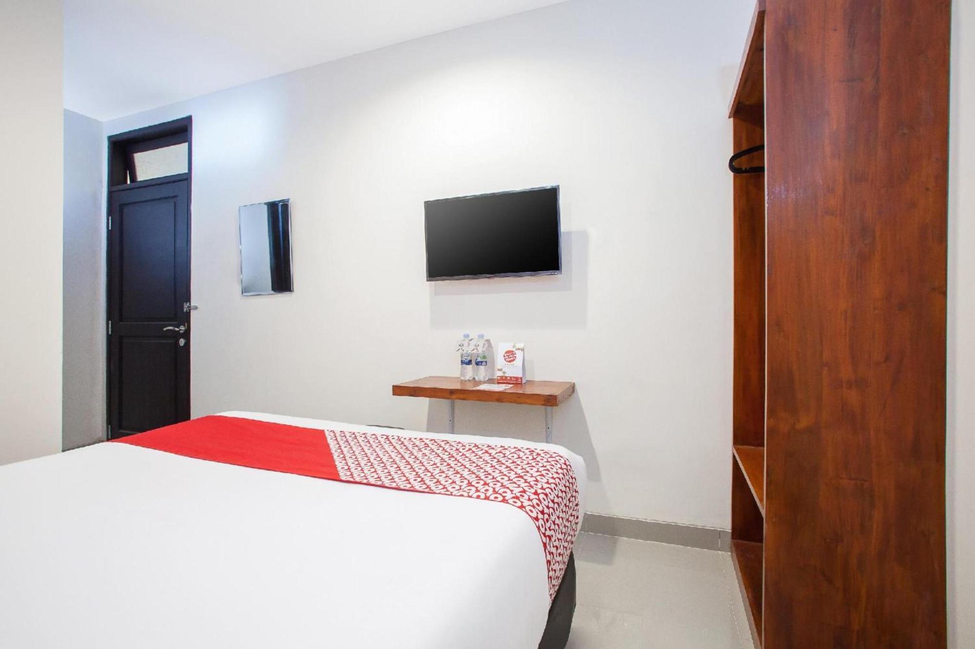 Hotel O Genteng Near Genteng Market Formerly Uno Hotel سورابايا المظهر الخارجي الصورة