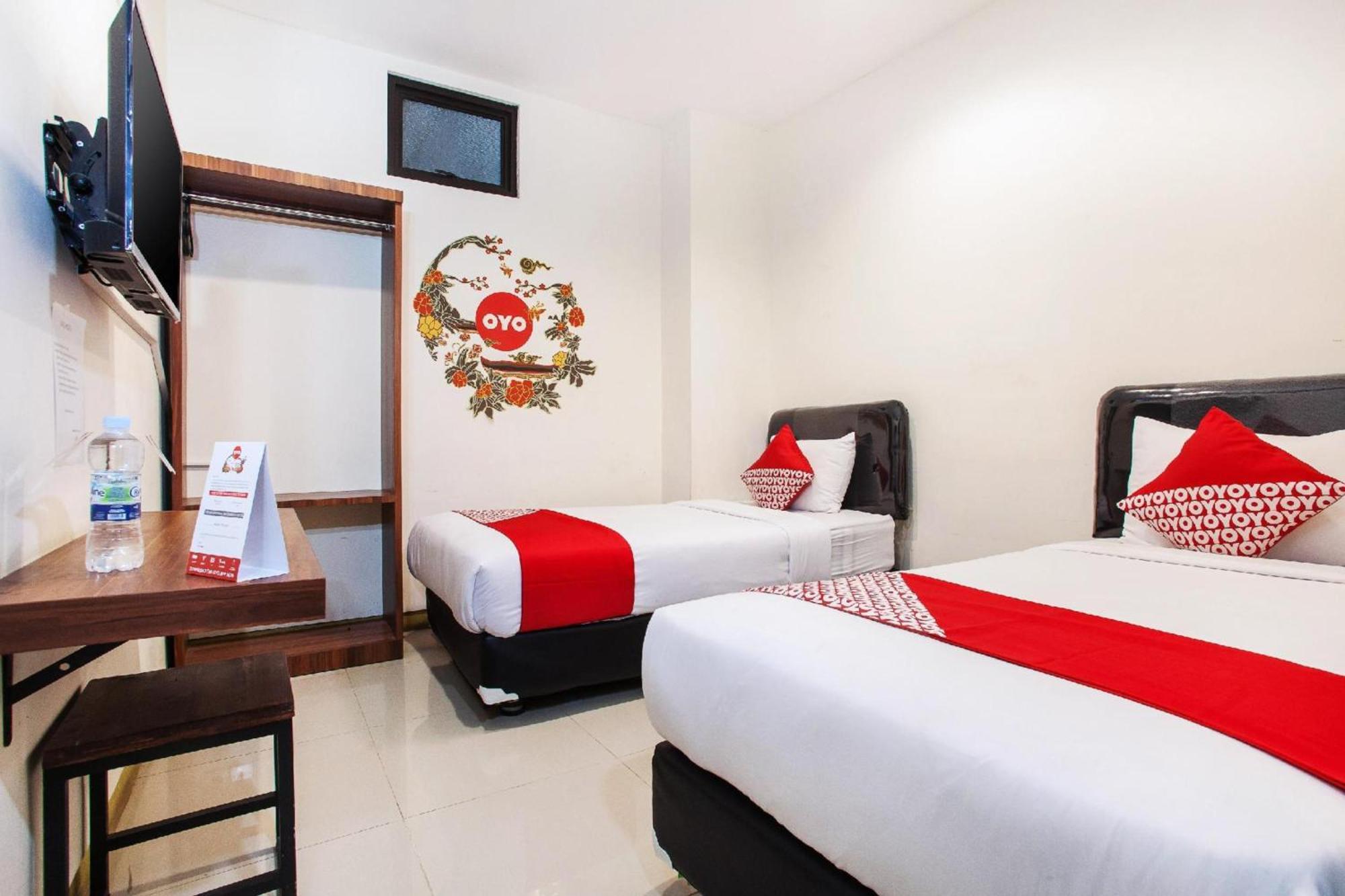 Hotel O Genteng Near Genteng Market Formerly Uno Hotel سورابايا المظهر الخارجي الصورة