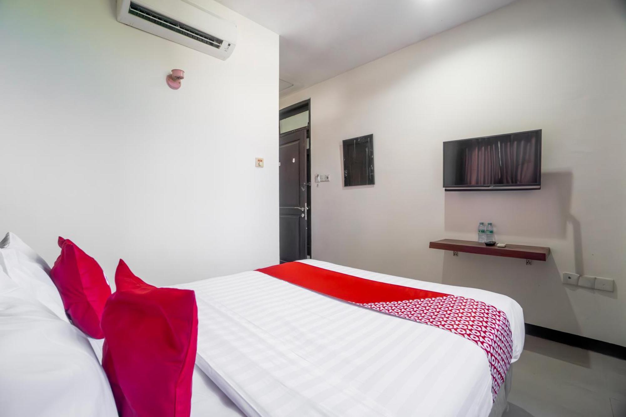 Hotel O Genteng Near Genteng Market Formerly Uno Hotel سورابايا المظهر الخارجي الصورة