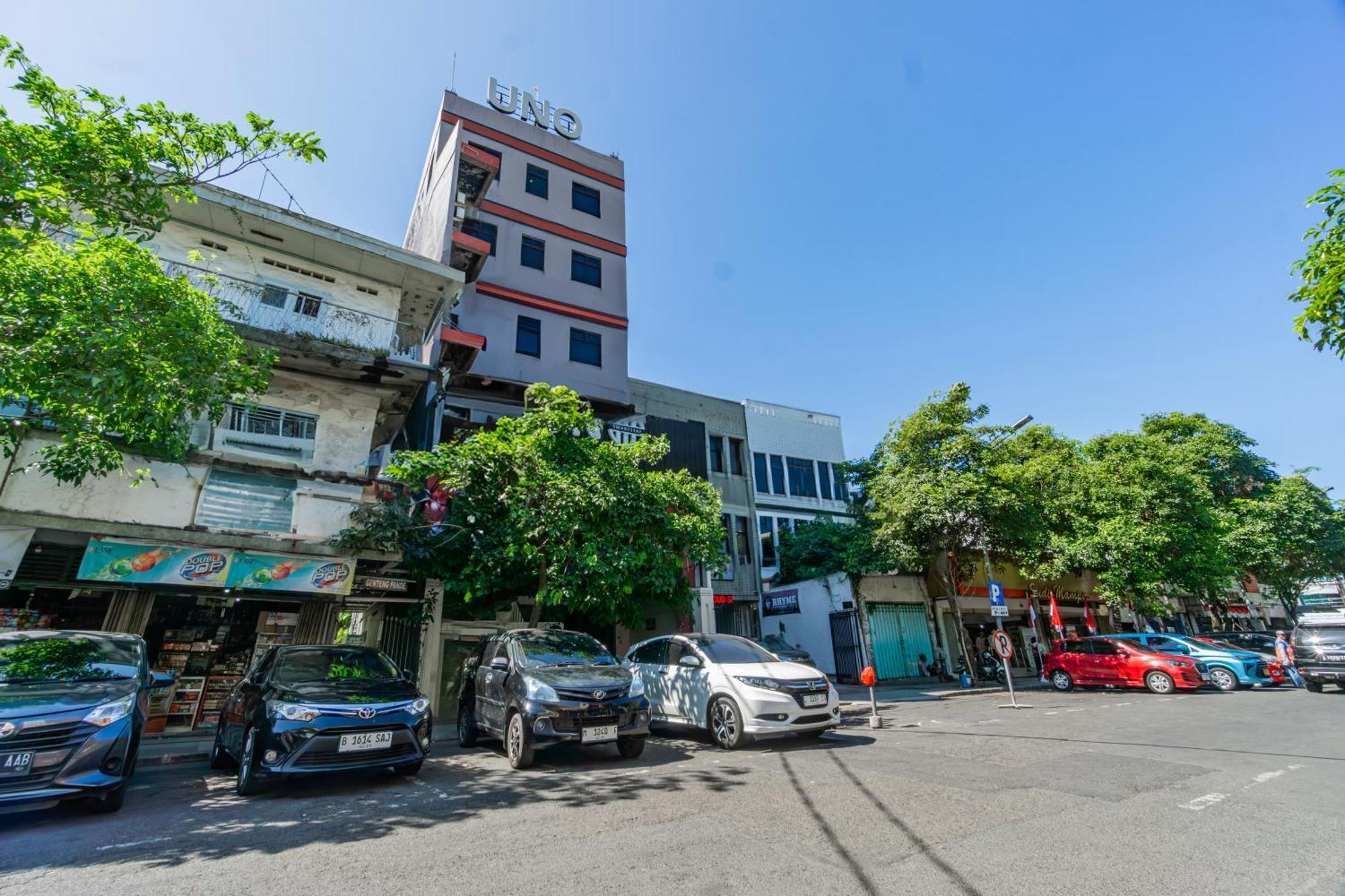 Hotel O Genteng Near Genteng Market Formerly Uno Hotel سورابايا المظهر الخارجي الصورة