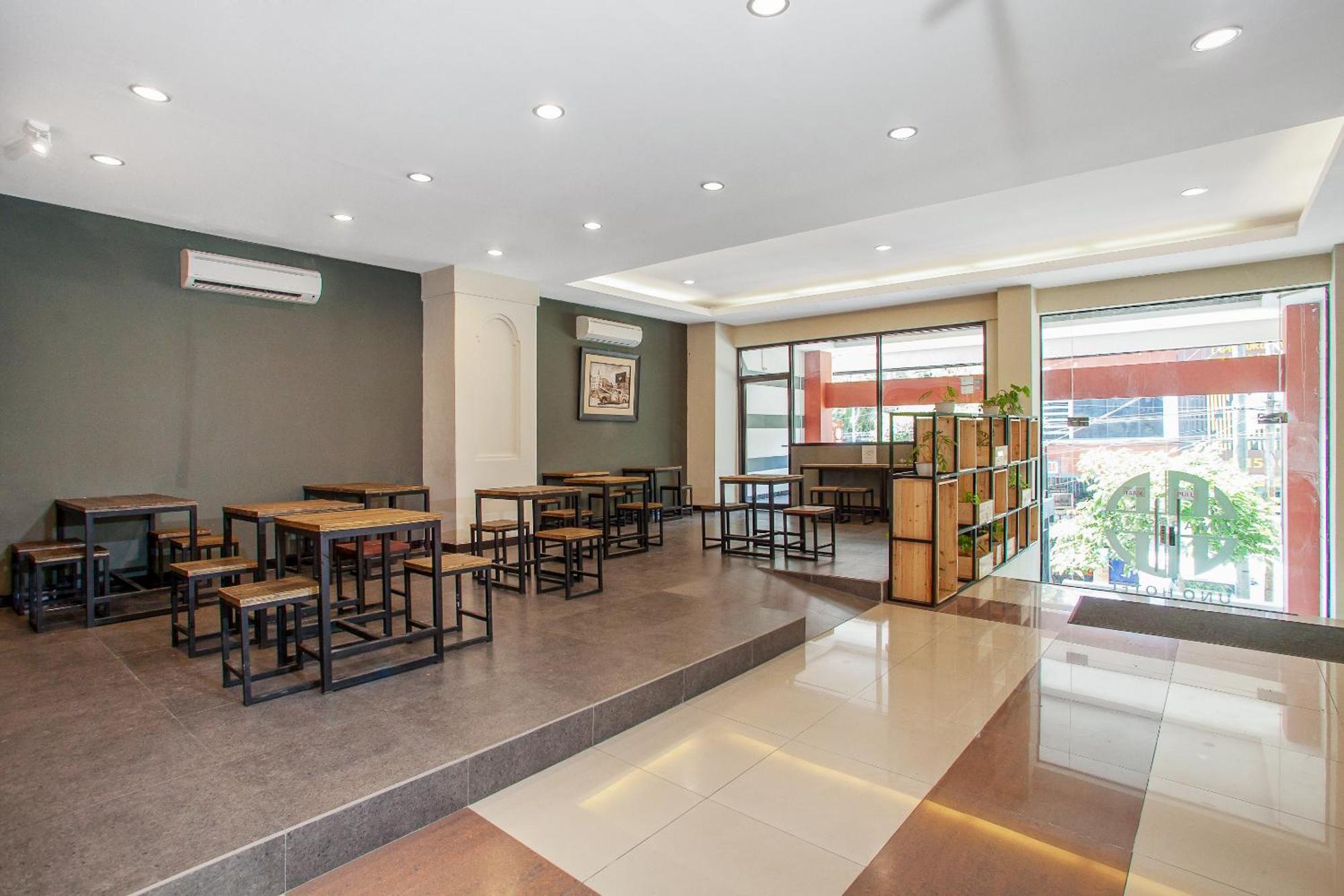 Hotel O Genteng Near Genteng Market Formerly Uno Hotel سورابايا المظهر الخارجي الصورة