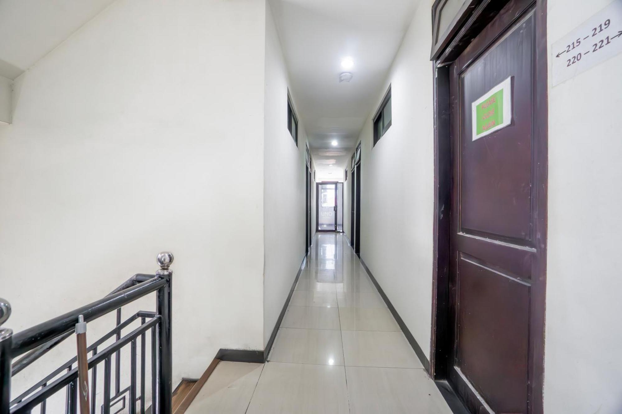 Hotel O Genteng Near Genteng Market Formerly Uno Hotel سورابايا المظهر الخارجي الصورة