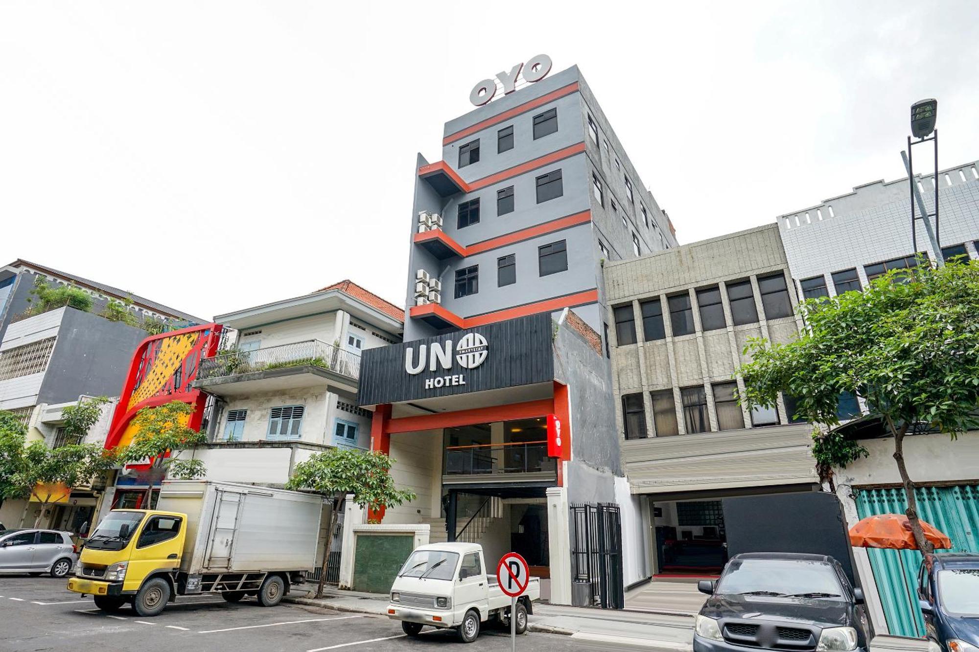 Hotel O Genteng Near Genteng Market Formerly Uno Hotel سورابايا المظهر الخارجي الصورة